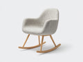 Mecedoras - Tejido bouclé y estructura de madera 72 x 86 x 88 cm - Gris claro y marrón natural - Para salón y dormitorio - Diseño moderno con asiento envolvente